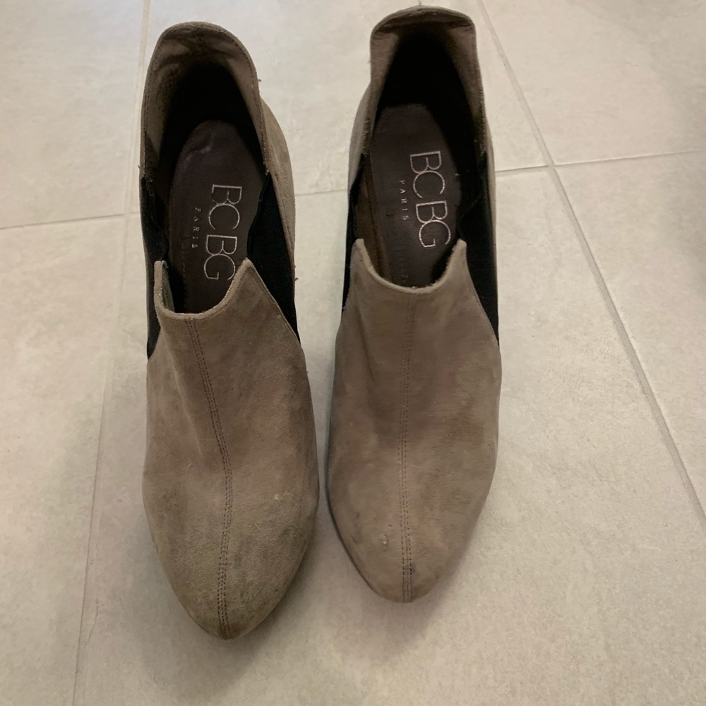 BCBG ankle boot